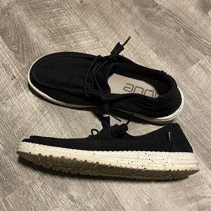 Black Hey Dudes Womens size 8